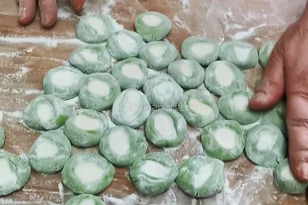 翡翠白菜饺子的做法图解16