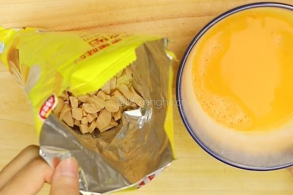薯片厚蛋烧的做法图解3