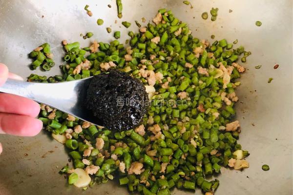 百吃不厌的橄榄菜豆角炒肉沫的做法图解8