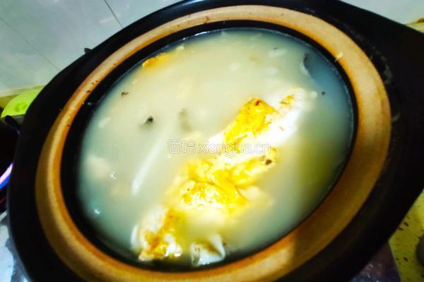 鲫鱼鸡蛋汤的做法图解6