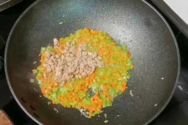 饺子皮版时蔬肉饼的做法图解15
