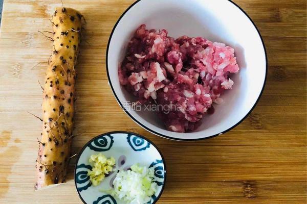 超级滑嫩的山药蒸肉饼，宝宝最爱的做法图解1