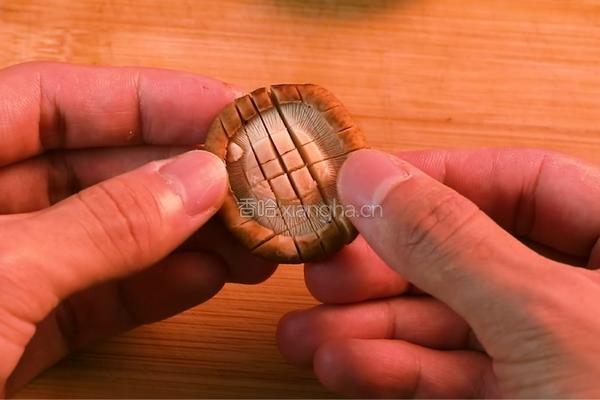 香菇素鲍鱼的做法图解1
