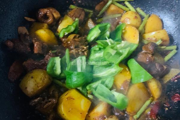 土豆豆角烧鸡肉的做法图解9