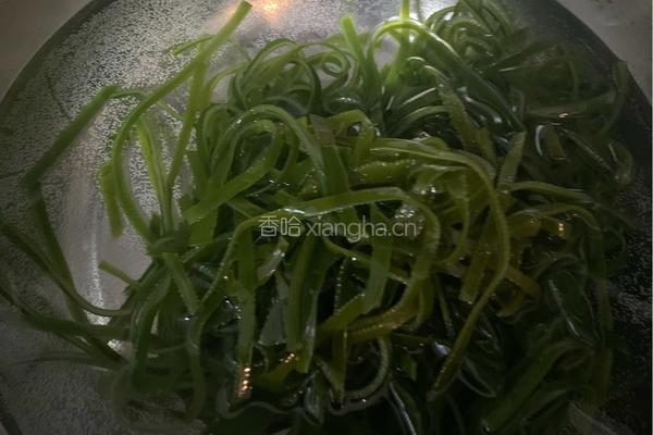 海带胡萝卜炒肉的做法图解1