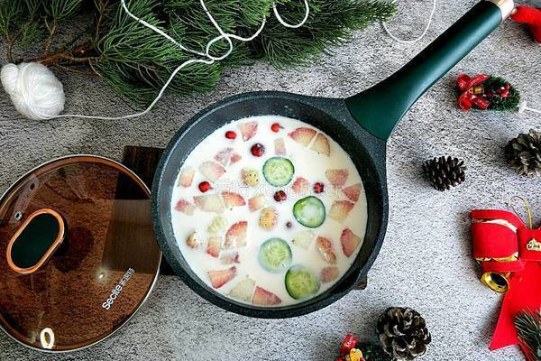 圣诞蜜汁果味奶的做法图解9