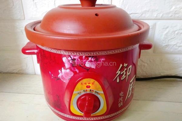 银耳红枣莲子汤的做法图解7