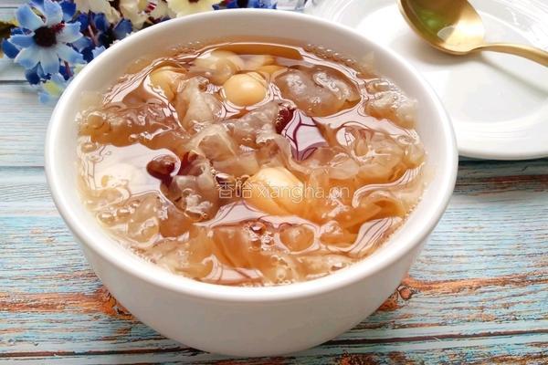 银耳红枣莲子汤的做法图解12