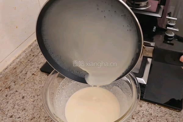 榴莲千层蛋糕的做法图解2