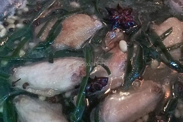 海带黄豆炖鸡翅的做法图解6