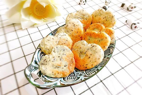 黑芝麻心形煎饼的做法图解1