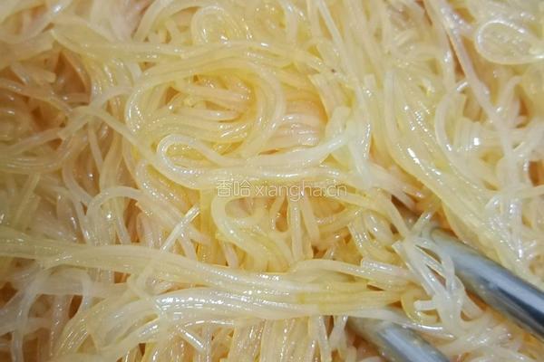 广式炒粉丝的做法图解4