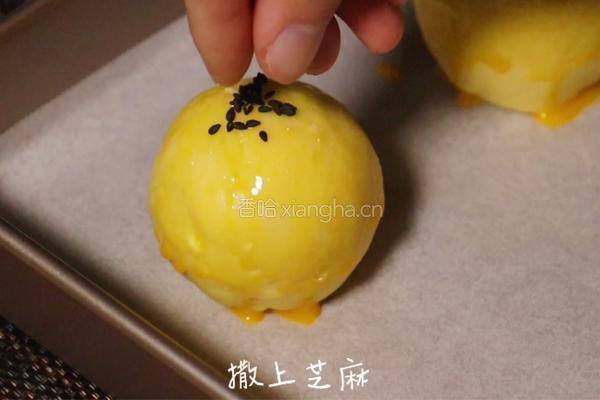 蛋黄酥：过节必备，香香酥酥超解饿！的做法图解25