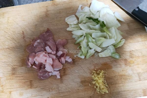 茴香根炒肉的做法图解2