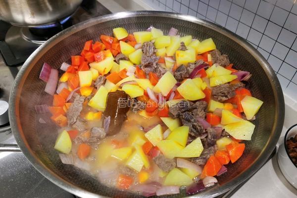 咖喱牛肉饭的做法图解7