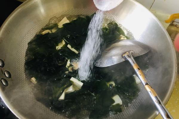 海菜豆腐汤的做法图解3
