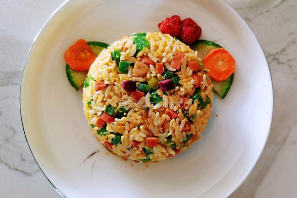 菜椒火腿蛋炒饭