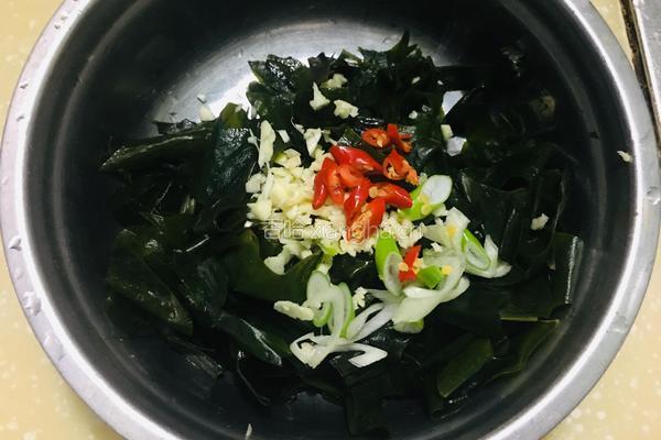 凉拌裙带菜的做法图解4