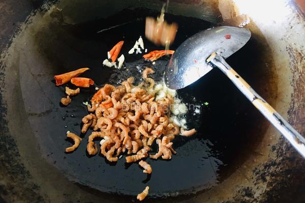 广东菜脯炒海米的做法图解3
