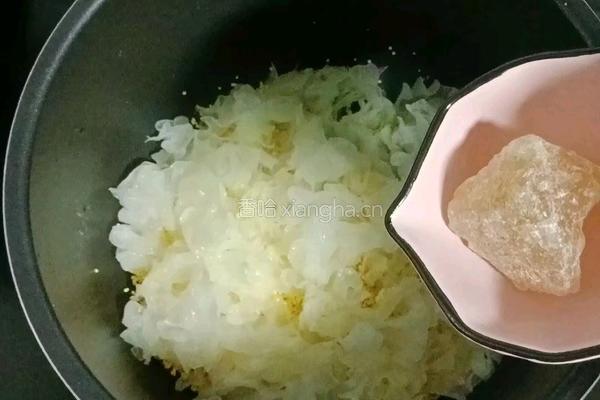 小米银耳苹果粥的做法图解6