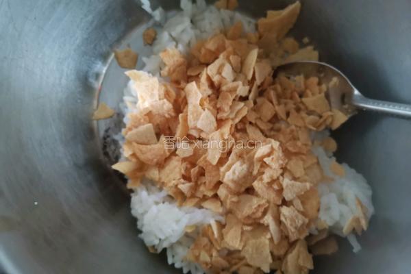 花朵午餐肉饭团的做法图解4