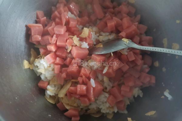 花朵午餐肉饭团的做法图解5