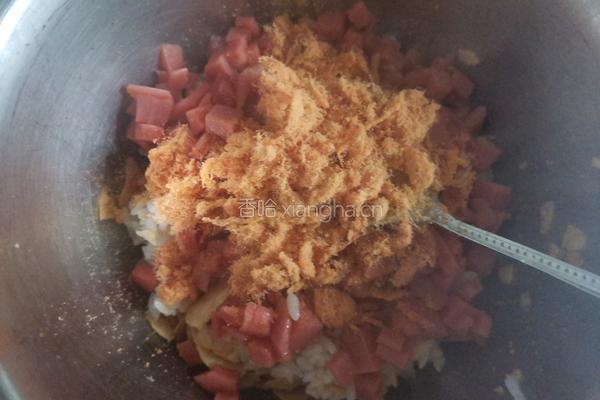 花朵午餐肉饭团的做法图解6
