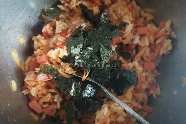 花朵午餐肉饭团的做法图解9