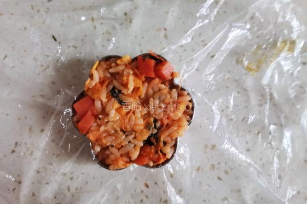 花朵午餐肉饭团的做法图解11