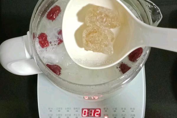 山药银耳甜汤的做法图解7