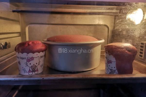 红丝绒草莓裸蛋糕的做法图解11