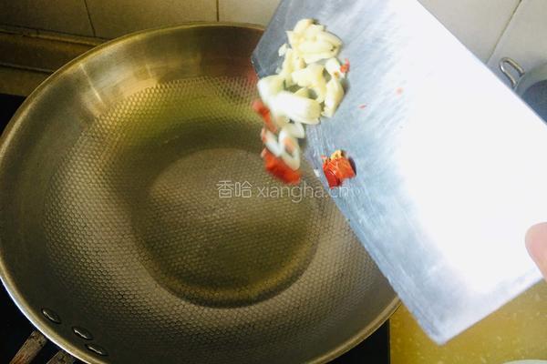 鱿鱼丝炒韭菜的做法图解6
