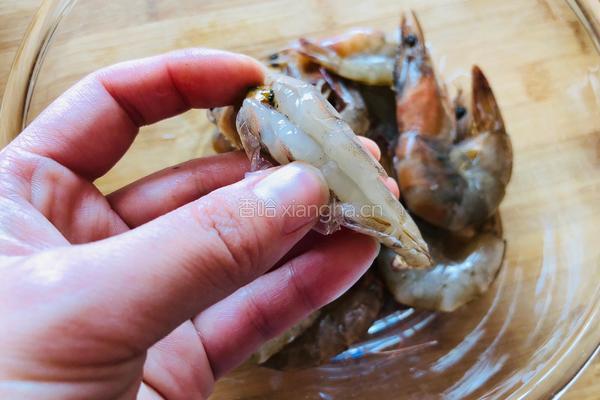 美极鲜辣虾的做法图解3