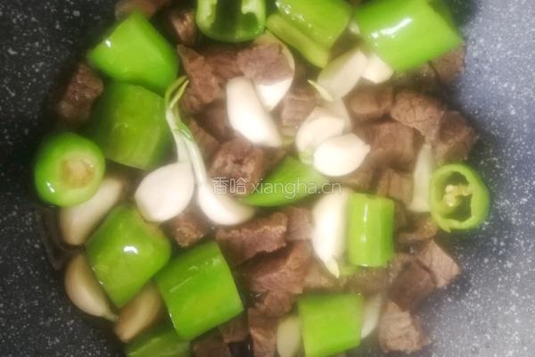 青椒炒牛肉的做法图解6