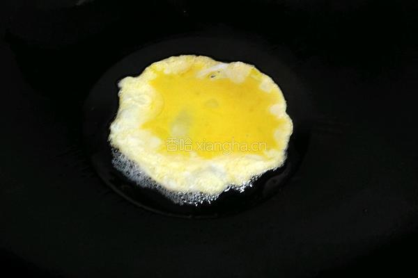 腊肠炒鸡蛋的做法图解2