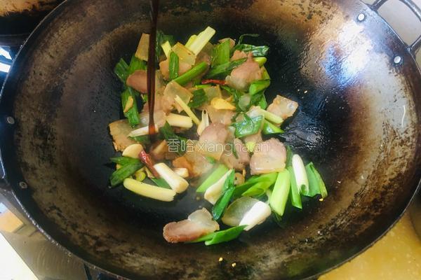 蒜苗炒腊肉的做法图解5