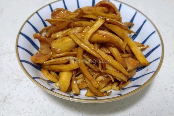 杏鲍菇炒肉肠的做法图解6