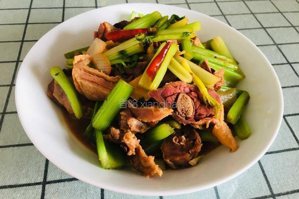 芹菜炒腊鸭的做法图解10