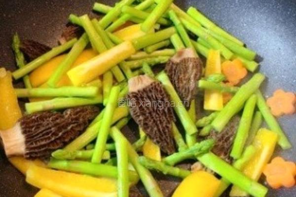 美容淡斑清炒羊肚菌的做法图解4
