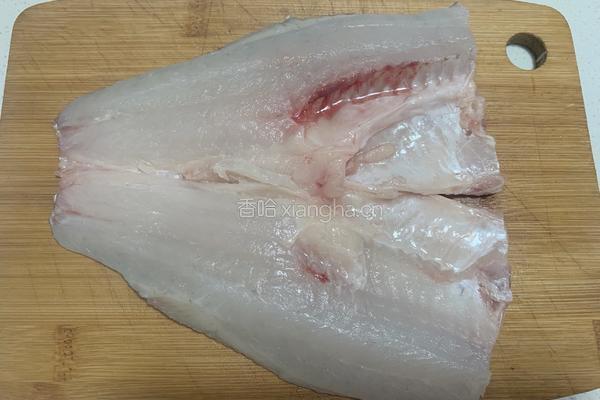 清蒸鲈鱼的做法图解4