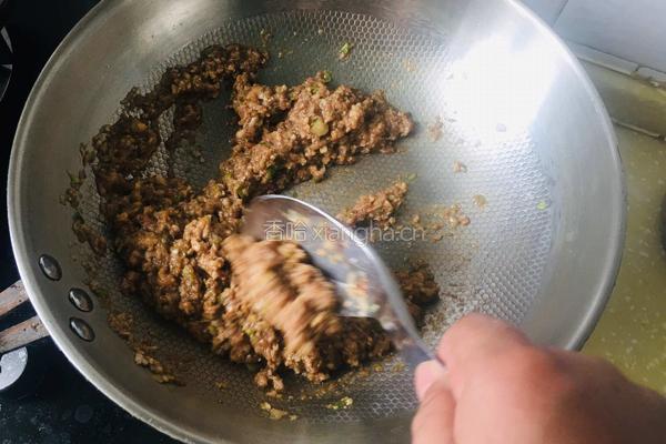 大肉萝卜饺子的做法图解2