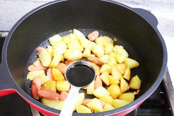土豆火腿焖面的做法图解9
