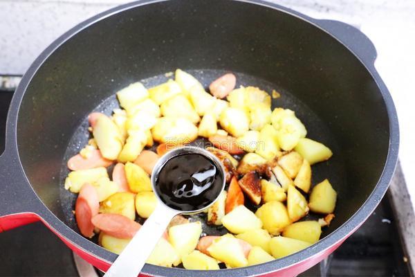土豆火腿焖面的做法图解10