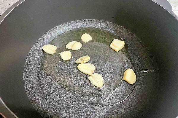 黄瓜炒胡萝卜的做法图解3