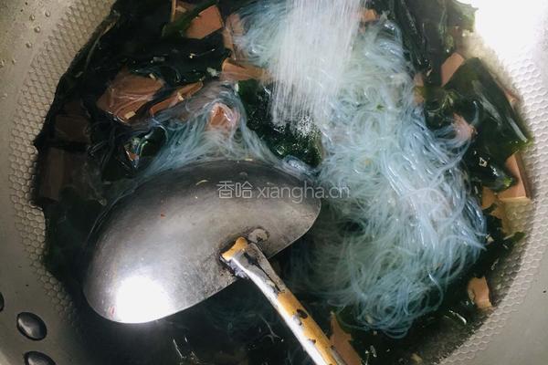 鸭血粉丝海菜汤的做法图解6