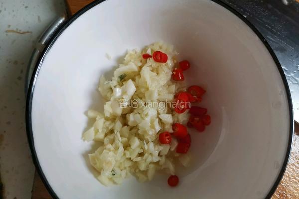 高颜值凉菜黄瓜拌皮蛋的做法图解6