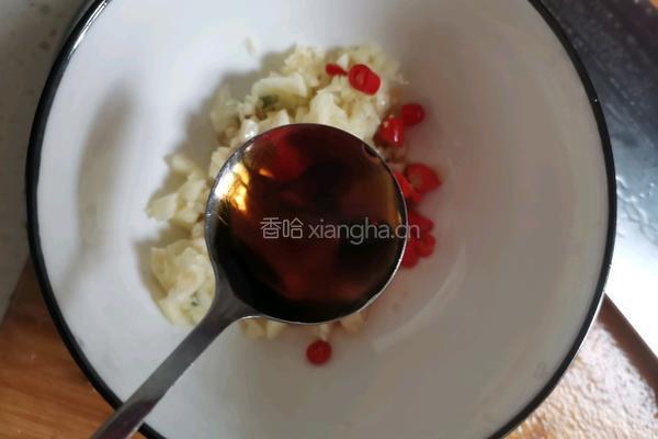 高颜值凉菜黄瓜拌皮蛋的做法图解7