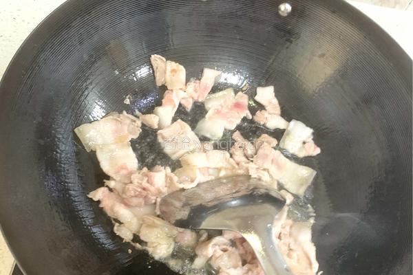 辣椒炒肉的做法图解2