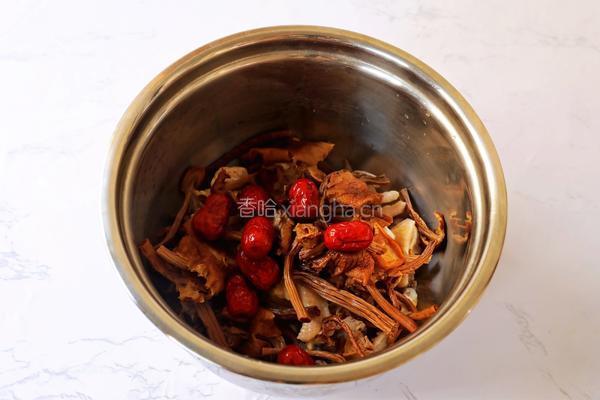 茶树菇炖鸡汤的做法图解7