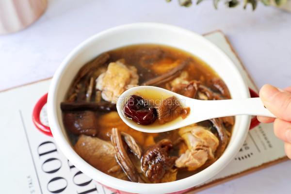 茶树菇炖鸡汤的做法图解12